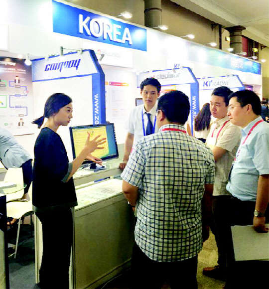 PC보안 전문기업 지인소프트가 지난달 말 중국 베이징에서 열린 '2015 베이징 국제 소프트웨어 박람회'에서 호평을 받았다고 1일 밝혔다. PC보안 솔루션 '컴보이'는 집중적으로 시선을 끌었다.사진= 지인소프트 제공